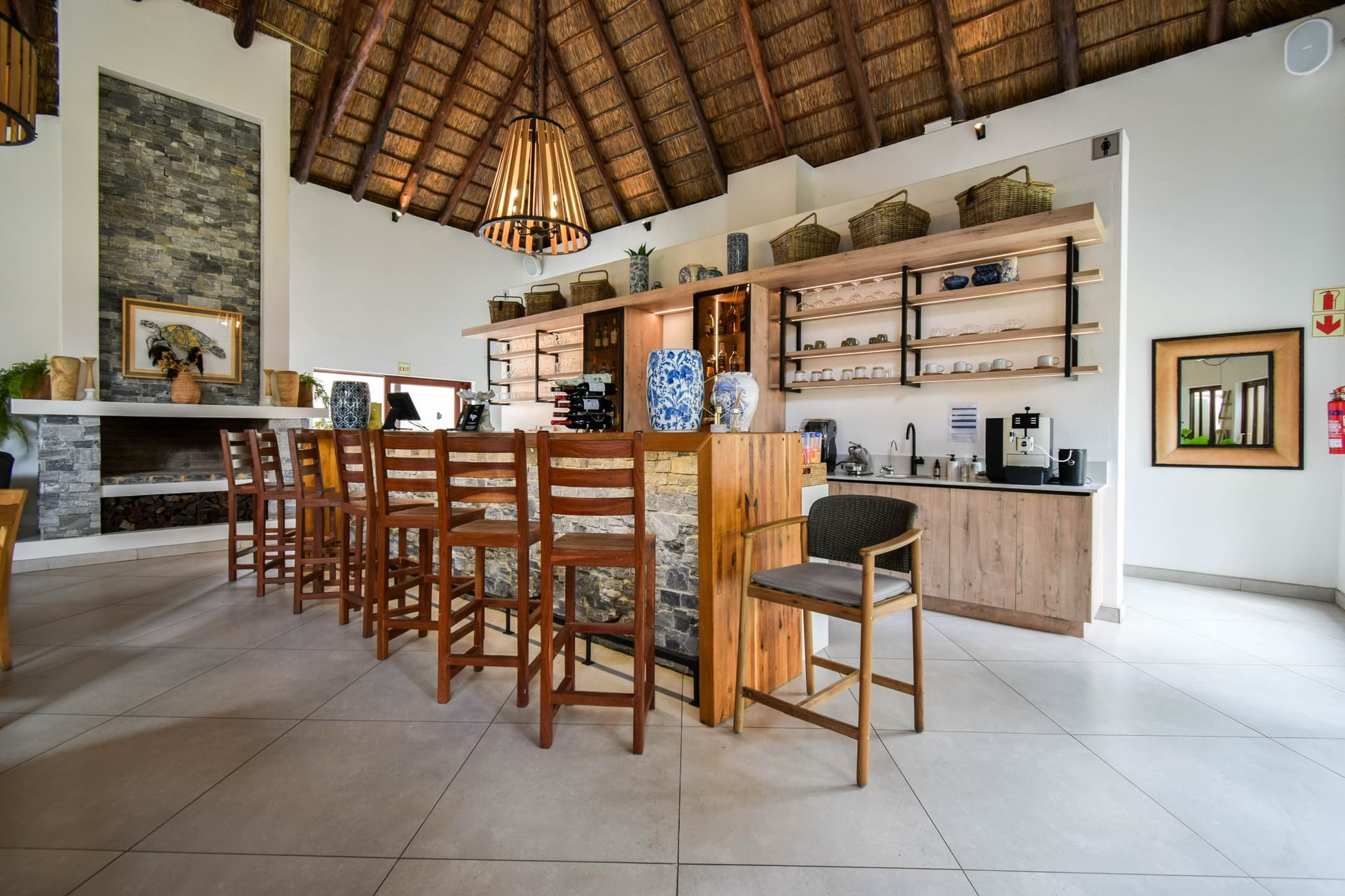 Dining at Mologa River Lodge - Image 1
