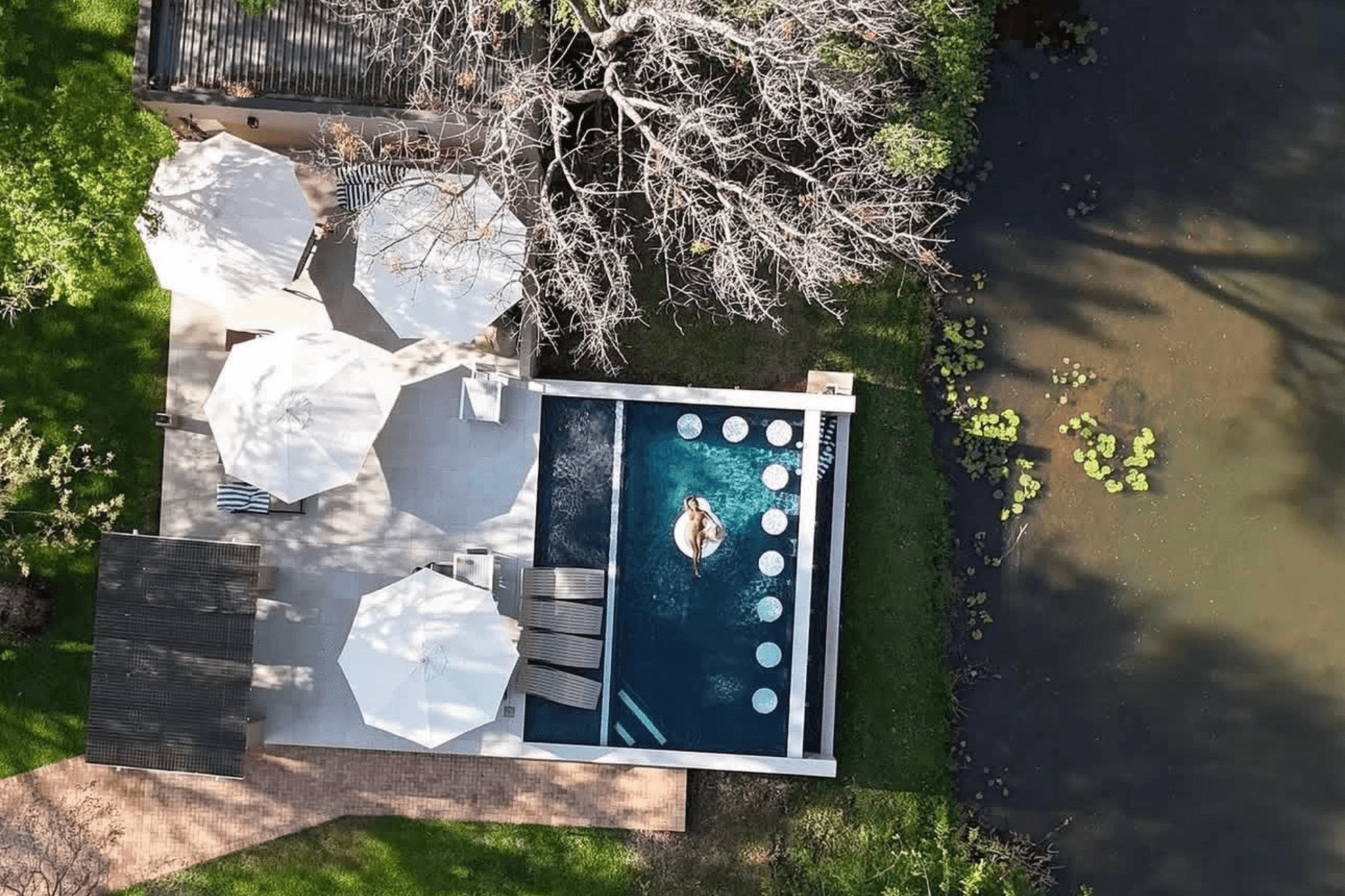 Mologa River Lodge entrance