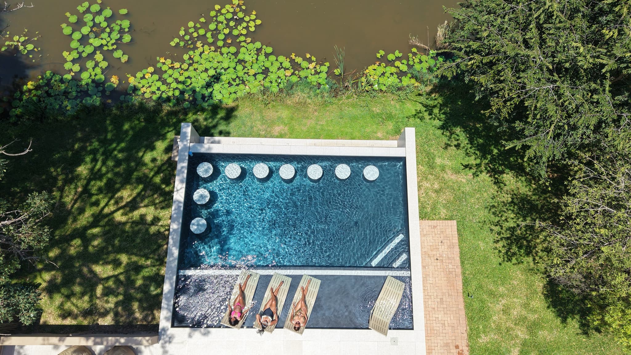 Mologa Pool - Where moments like this Happens